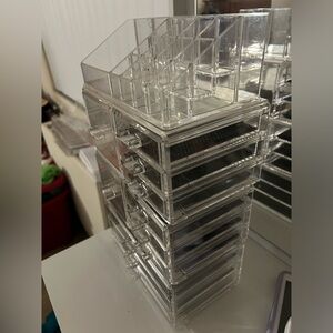 Acrylic makeup organizer
